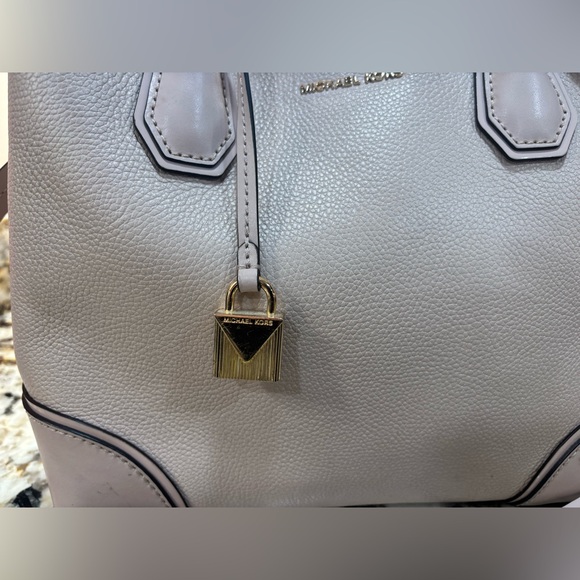 Michael Kors Light pink Tote with Gold Accents - Picture 8 of 12